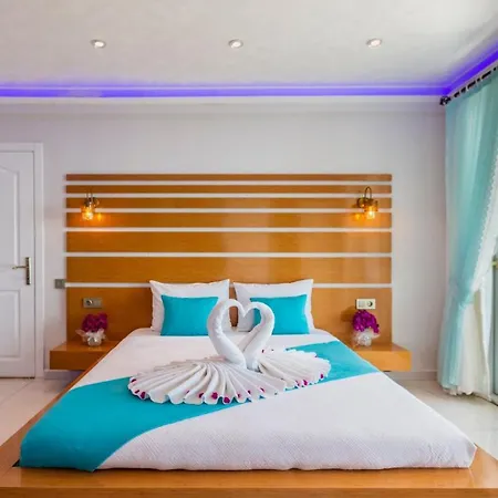 With Private Pool - 3115