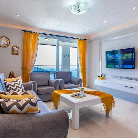 Apartment With Private Pool - 3115