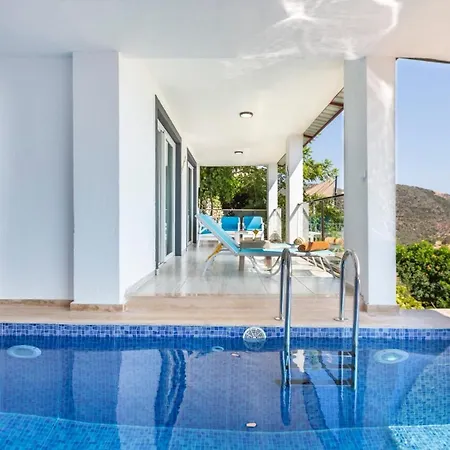 Apartment With Private Pool - 3115