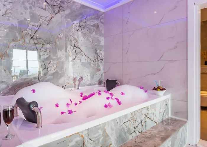 With Private Pool - 3115 *